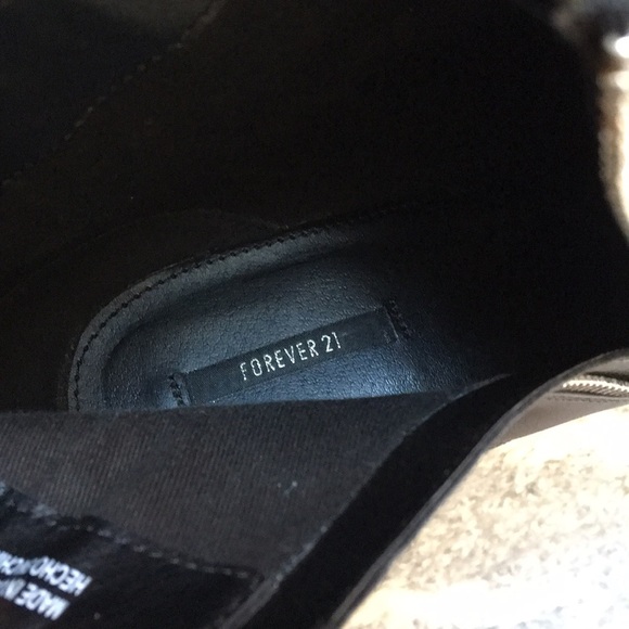 Forever21 heeled ankle booties, faux leather - Picture 6 of 6